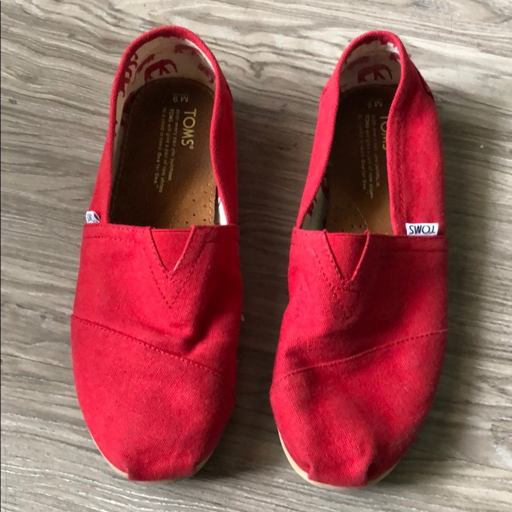Toms